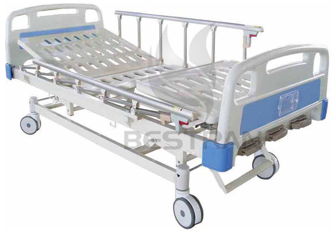 3-Crank Manual Hospital Bed